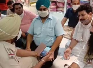 ਜਲੰਧਰ ਦੀ ਮਾਰਕੀਟ ਐਸੋਸੀਏਸ਼ਨ ਨੇ ਨਹੀਂ ਮੰਨਿਆ ਡੀਸੀ ਦਾ Odd-Even, ਦੁਕਾਨਾਂ ਖੋਲ੍ਹ ਕੇ ਕੀਤਾ ਪ੍ਰਦਰਸ਼ਨ