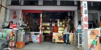 VIDEO : ਵੇਖੋ, ਜਲੰਧਰ ‘ਚ ਕਰਫਿਊ ਦੌਰਾਨ ਕਿਵੇਂ ਵਿਕਦੀ ਹੈ ਸ਼ਰਾਬ