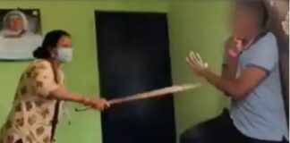 ਆਨਲਾਈਨ ਕਲਾਸ ‘ਚ ਕੱਢਦਾ ਸੀ ਗਾਲਾਂ, ਟੀਚਰ ਨੇ ਸਕੂਲ ਬੁਲਾ ਕੇ ਕੁੱਟਿਆ, ਦੇਖੋ ਵੀਡੀਓ