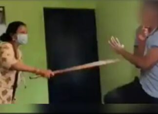 ਆਨਲਾਈਨ ਕਲਾਸ ‘ਚ ਕੱਢਦਾ ਸੀ ਗਾਲਾਂ, ਟੀਚਰ ਨੇ ਸਕੂਲ ਬੁਲਾ ਕੇ ਕੁੱਟਿਆ, ਦੇਖੋ ਵੀਡੀਓ