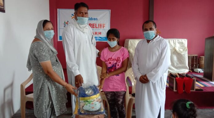 ਜਲੰਧਰ : ਹੋਪ ਫੋਰ ਚਿਲਡਰਨ ਸੰਸਥਾ ਨੇ ਬੱਚਿਆਂ ਨੂੰ ਵੰਡਿਆ ਰਾਸ਼ਨ