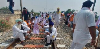 ਕਿਸਾਨਾਂ ਨੇ ਚੱਕਾ ਜਾਮ ਕਰਕੇ ਕੀਤੀਆਂ ਰੇਲਾਂ ਜਾਮ, ਭਲਕੇ ਪੰਜਾਬ ਬੰਦ ਦਾ ਐਲਾਨ