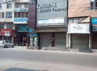 ਜਲੰਧਰ ਦੇ ਜ਼ਿਆਦਾਤਰ ਬਾਜ਼ਾਰ ਬੰਦ, ਥਾਂ-ਥਾਂ ਹੋ ਰਹੇ ਪ੍ਰਦਰਸ਼ਨ, ਦੇਖੋ ਵੀਡੀਓ