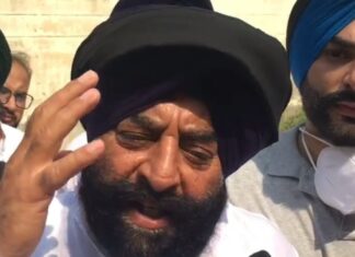 ਅਕਾਲੀ ਦਲ ਦੇ ਸਾਬਕਾ ਵਿਧਾਇਕ ਮੱਕੜ ਨੂੰ ਦੇਖਦਿਆਂ ਹੀ ਲੱਗੇ ‘ਮੋਦੀ ਦੇ ਯਾਰ ਮੁਰਦਾਬਾਦ’ ਦੇ ਨਾਅਰੇ, ਵੇਖੋ ਵੀਡੀਓ