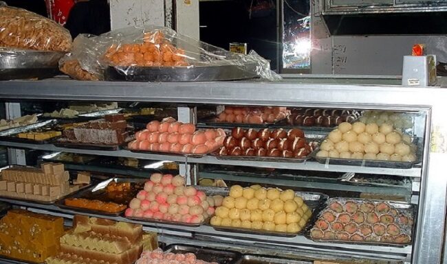 ਤਿਉਹਾਰ ਦੇ ਦਿਨਾਂ ‘ਚ Expiry Date ਮਠਿਆਈ ਵੇਚਣ ‘ਤੇ 2 ਲੱਖ ਰੁਪਏ ਦਾ ਹੋ ਸਕਦਾ ਹੈ ਜੁਰਮਾਨਾ