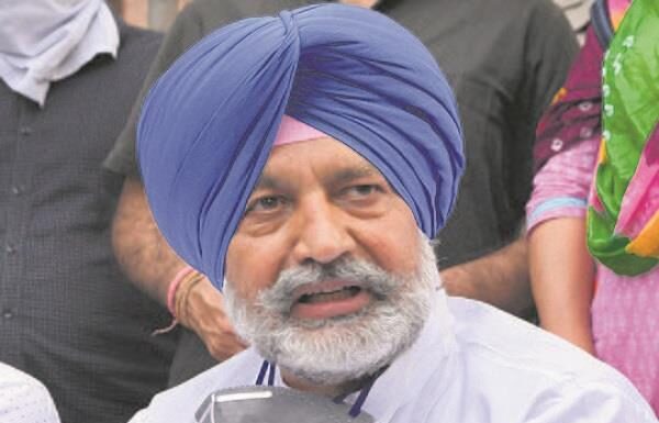 ਸੂਬੇ ਦੇ ਜਿਆਦਾਤਰ ਹੈਲਥ ਅਫਸਰਾਂ ਨੇ ਨਹੀਂ ਲਗਵਾਏ ਕੋਰੋਨਾ ਟੀਕੇ, ਪਾਜੀਟਿਵ ਆਏ ਤਾਂ ਖੁਦ ਚੁੱਕਣਾ ਹੋਵੇਗਾ ਇਲਾਜ ਦਾ ਖ਼ਰਚਾ ਤੇ ਛੁੱਟੀਆਂ ਵੀ ਨਹੀਂ ਮਿਲਣਗੀਆਂ