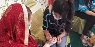 ਕਰਵਾਚੌਥ ਆਫ਼ਰ – ਦੋਆਬਾ ਚੌਕ ਨੇੜੇ ਲਗਵਾਓ ਫ੍ਰੀ ਮਹਿੰਦੀ, ਮੋਬਾਈਲ ਦਾ ਗਲਾਸ ਗਾਰਡ ਵੀ ਲੈ ਸਕਦੇ ਹੋ ਫ੍ਰੀ