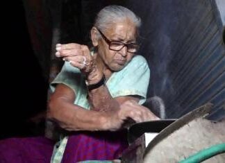 ਸੜਕ ‘ਤੇ ਪਰੌਂਠੇ ਵੇਚਦੀ ਇਸ ਬੀਬੀ ਦੀ ਕਹਾਣੀ ਤੁਹਾਨੂੰ ਅੰਦਰ ਤੱਕ ਹਿਲਾ ਦੇਵੇਗੀ…