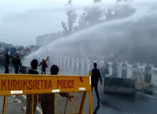 ਦਿੱਲੀ ਜਾ ਰਹੇ ਕਿਸਾਨਾਂ ‘ਤੇ ਹਰਿਆਣਾ ਪੁਲਿਸ ਨੇ ਅੱਥਰੂ ਗੈਸ ਦੇ ਗੋਲੇ ਛੱਡੇ, ਸੰਭੂ ਬਾਰਡਰ ‘ਤੇ ਜ਼ਬਰਦਸਤ ਹੰਗਾਮਾ