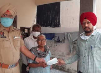 ਪਰੌਂਠੇ ਵੇਚਣ ਵਾਲੀ ਬੀਬੀ ਨੂੰ ਡੀਸੀ ਨੇ ਦਿੱਤੇ 50 ਹਜਾਰ, 1 ਲੱਖ ਕੈਪਟਨ ਭੇਜਣਗੇ, ਵੇਖੋ ਵੀਡਿਓ