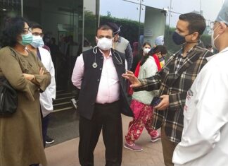 CORONA : ਡੀਸੀ ਵੱਲੋਂ ਤਿੰਨ ਵੱਡੇ ਪ੍ਰਾਈਵੇਟ ਹਸਪਤਾਲਾਂ ਦਾ ਦੌਰਾ, ਕੋਰੋਨਾ ਦੇ ਗੰਭੀਰ ਮਰੀਜਾਂ ਲਈ 50 ਫੀਸਦੀ ਬੈੱਡ ਵਧਾਉਣ ਦੀ ਅਪੀਲ