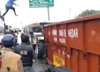 ਦਿੱਲੀ ਜਾ ਰਹੇ ਕਿਸਾਨਾਂ ‘ਤੇ ਕੀਤੀਆਂ ਪਾਣੀ ਦੀਆਂ ਬੁਛਾੜਾਂ, ਇਕ ਨੌਜਵਾਨ ਨੇ ਦਿਖਾਈ ਦਲੇਰੀ