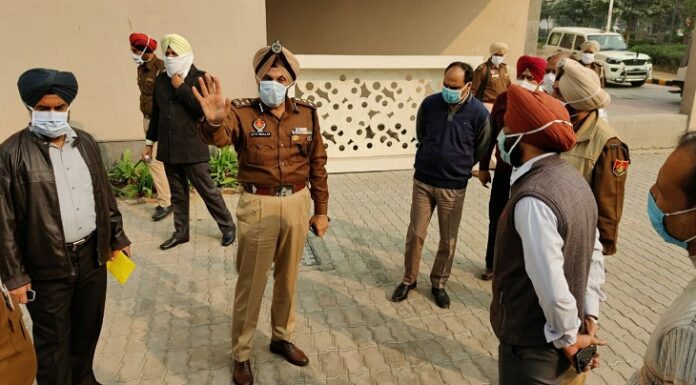 ਪੁਲਿਸ ਕਮਿਸ਼ਨਰ ਨੇ ਦਿੱਤੀ ਚਿਤਾਵਨੀ- ਰਾਤ ਦੇ ਕਰਫਿਊ ਦੀ ਉਲੰਘਣਾ ਕੀਤੀ ਤਾਂ ਸਖਤ ਕਾਰਵਾਈ ਲਈ ਰਹੋ ਤਿਆਰ