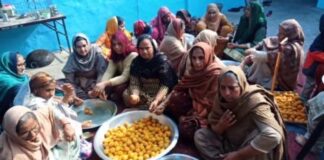 ਮੋਗੇ ਦੀਆਂ ਬੀਬੀਆਂ ਨੇ ਦਿੱਲੀ ਬੈਠੇ ਕਿਸਾਨਾਂ ਵਾਸਤੇ 10000 ਕਿੱਲੋ ਲੱਡੂ ਬਣਾ ਕੇ ਭੇਜੇ