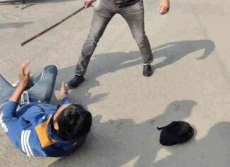 ਭਾਜਪਾ ਲੀਡਰ ਮਨੋਰੰਜਨ ਕਾਲੀਆ ਦਾ ਘਰ ਘੇਰਣ ਜਾ ਰਹੇ ਕਿਸਾਨਾਂ ‘ਤੇ ਪੁਲਿਸ ਨੇ ਚਲਾਈਆਂ ਡਾਂਗਾਂ, ਵੋਖੋ ਵੀਡੀਓ