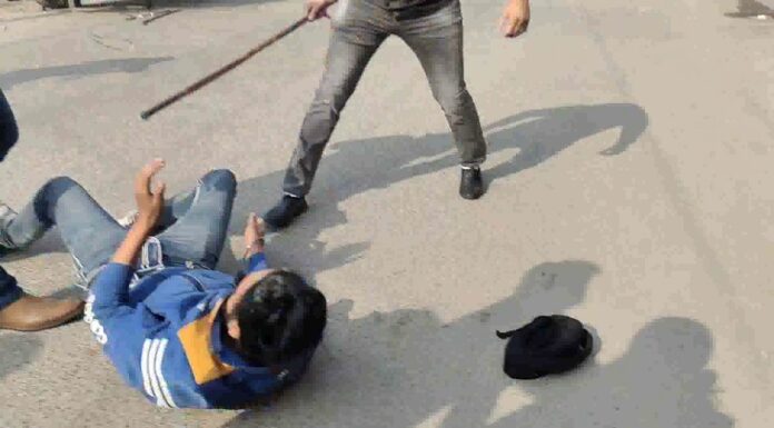 ਭਾਜਪਾ ਲੀਡਰ ਮਨੋਰੰਜਨ ਕਾਲੀਆ ਦਾ ਘਰ ਘੇਰਣ ਜਾ ਰਹੇ ਕਿਸਾਨਾਂ ‘ਤੇ ਪੁਲਿਸ ਨੇ ਚਲਾਈਆਂ ਡਾਂਗਾਂ, ਵੋਖੋ ਵੀਡੀਓ