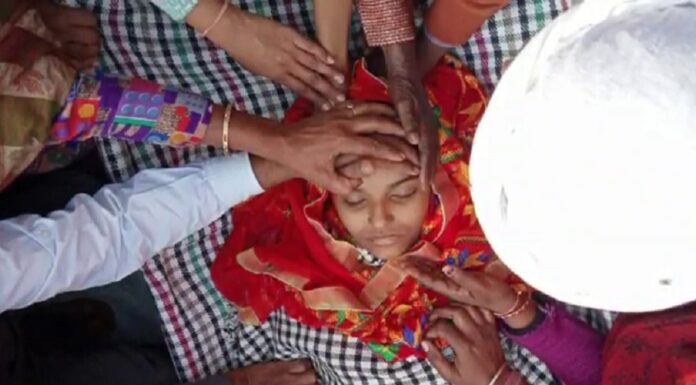 ਇਸਾਈ ਬੀਬੀਆਂ ਦਾ ਦਾਅਵਾ- 13 ਸਾਲ ਦੀ ਮ੍ਰਿਤਕ ਕੁੜੀ ਕਰ ਦਿਆਂਗੇ ਜਿੰਦਾ, ਬਦਲਣਾ ਪਵੇਗਾ ਧਰਮ; ਤਿੰਨ ਘੰਟੇ ਪ੍ਰਾਰਥਣਾ ਤੋਂ ਬਾਅਦ ਹੋਈਆਂ ਰਫੂਚੱਕਰ