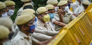 ਦਿੱਲੀ ਦੀਆਂ ਸਰਹੱਦਾਂ ‘ਤੇ ਕੀਤੀ ਭਾਰੀ ਗਿਣਤੀ ‘ਚ ਪੁਲਿਸ ਤਾਇਨਾਤ