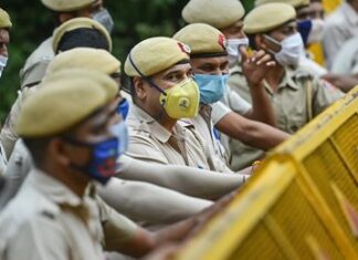 ਦਿੱਲੀ ਦੀਆਂ ਸਰਹੱਦਾਂ ‘ਤੇ ਕੀਤੀ ਭਾਰੀ ਗਿਣਤੀ ‘ਚ ਪੁਲਿਸ ਤਾਇਨਾਤ