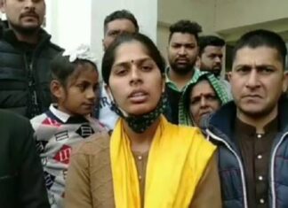 ਨਵੀਂ ਵਿਆਹੀ ਲੜਕੀ ਨੂੰ ਕਿੰਨਰ ਦੱਸ ਕੇ ਸਹੁਰਾ ਪਰਿਵਾਰ ਨੇ ਘਰੋਂ ਕੱਢਿਆ, ਪਤੀ ਅਤੇ ਸੱਸ ਖਿਲਾਫ ਪਰਚਾ ਦਰਜ