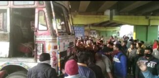 ਟਰਾਂਸਪੋਰਟ ਨਗਰ ‘ਚ ਟਰੱਕ ਨੇ ਮੋਟਰਸਾਇਕਲ ਨੂੰ ਟੱਕਰ ਮਾਰੀ, 60 ਸਾਲ ਦੀ ਬਜੁਰਗ ਦੀ ਮੌਤ