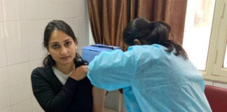 ਰੂਪਨਗਰ ਦੀ ਡੀਸੀ ਸੋਨਾਲੀ ਗਿਰੀ ਨੇ ਵੀ ਲਗਵਾਈ ਕੋਰੋਨਾ ਵੈਕਸੀਨ, ਕਿਹਾ- ਵੈਕਸੀਨ ਸੁਰੱਖਿਅਤ ਅਫ਼ਵਾਹਾਂ ਤੋਂ ਸੁਚੇਤ ਰਹਿਣ ਦੀ ਲੋੜ