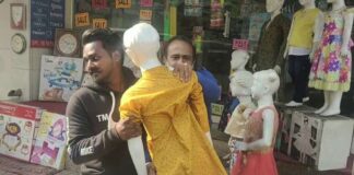 Video : ਜਲੰਧਰ ਨਗਰ ਨਿਗਮ ਅਫਸਰਾਂ ਦੀ ਬਜਾਰਾਂ ‘ਚੋਂ ਸਮਾਨ ਚੁੱਕਣ ਦੀ ਕਾਰਵਾਈ ਵੇਖੋ…