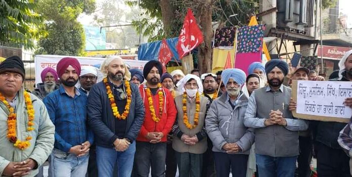 ਨਕੋਦਰ ਵਿੱਚ ਵਪਾਰੀਆਂ , ਮਜ਼ਦੂਰਾਂ , ਕਿਸਾਨਾਂ ਨੇ ਦਿਖਾਇਆ ਏਕਾ, ਮੋਦੀ ਨੂੰ ਕਾਨੂੰਨ ਵਾਪਸ ਲੈਣ ਦੀ ਅਪੀਲ