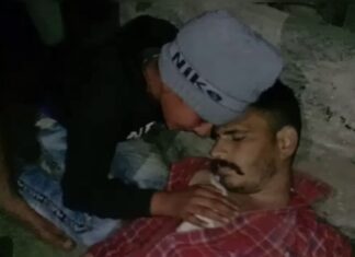 ਤਰਨਤਾਰਨ ਦੇ ਇੱਕ ਹੋਰ ਨੌਜਵਾਨ ਦੀ ਨਸ਼ੇ ਨਾਲ ਮੌਤ, ਪਤਨੀ ਤੇ 8 ਸਾਲ ਦੇ ਬੱਚੇ ਨੇ ਲਾਸ਼ ਸੜਕ ‘ਤੇ ਰੱਖ ਕੀਤਾ ਪ੍ਰਦਰਸ਼ਨ