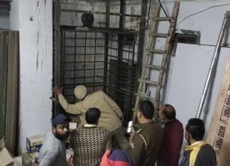 ਭਗਤ ਸਿੰਘ ਚੌਕ ‘ਚ ਗਡਾਊਨ ਦੀ ਲਿਫਟ ਟੁੱਟੀ, ਇੱਕ ਦੀ ਮੌਤ, ਇੱਕ ਗੰਭੀਰ ਜਖਮੀ