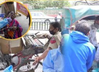 ਜਲੰਧਰ ਦੇ ਵੱਖ-ਵੱਖ ਚੌਂਕਾਂ ਵਿੱਚ ਪੁਲਿਸ ਸਿਰਫ ਬਾਇਕ ਤੇ ਰਿਕਸ਼ਾ ਵਾਲਿਆਂ ਦੇ ਕਰਵਾ ਰਹੀ ਕੋਰੋਨਾ ਟੈਸਟ, ਕਾਰਾਂ ਵਾਲਿਆਂ ਦੀ ਕੋਈ ਪੁੱਛ-ਪੜਤਾਲ ਨਹੀਂ