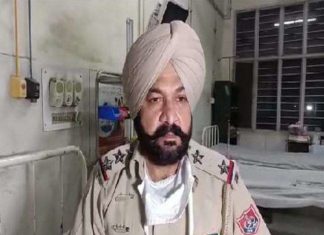 ਭਾਰਗੋ ਕੈਂਪ ਥਾਣੇ ਦੇ SHO ਨੂੰ ਮਾਡਲ ਟਾਊਨ ‘ਚ ਨੌਜਵਾਨਾਂ ਨੇ ਕੁੱਟਿਆ, ਨਾਇਟ ਕਰਫਿਊ ਦੌਰਾਨ ਮੁੰਡਿਆ ਨੂੰ ਰੋਕਿਆ ਸੀ