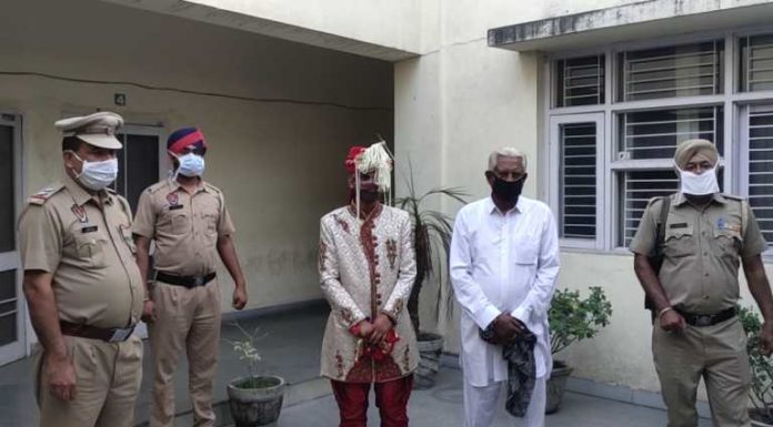 ਜਲੰਧਰ ‘ਚ ਲੌਕਡਾਊਨ ਵਾਲੇ ਦਿਨ ਵਿਆਹ ਕਰਵਾਉਂਦੇ 2 ਲਾੜੇ ਗ੍ਰਿਫਤਾਰ, ਵੇਖੋ ਵੀਡੀਓ