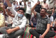 ਬਰਨਾਲਾ ਜ਼ਿਲੇ ਦੇ ਵਪਾਰੀਆਂ ਦਾ ਐਲਾਨ- ਪੰਜਾਬ ਸਰਕਾਰ ਦੇ ਲੌਕਡਾਊਨ ਨੂੰ ਨਹੀਂ ਮੰਨਦੇ, ਕੱਲ੍ਹ 9 ਵਜੇ ਤੋਂ ਦੁਪਹਿਰ 2 ਵਜੇ ਦੁਕਾਨਾਂ ਖੋਲ੍ਹਾਂਗੇ, ਪੁਲਿਸ ਨੇ ਰੋਕਿਆ ਤਾਂ ਦਿਆਂਗੇ ਜਵਾਬ
