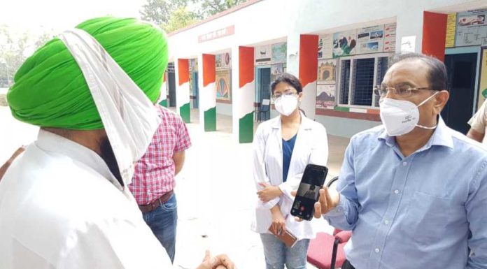 ਪਿੰਡਾਂ ‘ਚ 100 ਫੀਸਦੀ ਵੈਕਸੀਨੇਸ਼ਨ ਕਰਵਾਉਣ ਵਾਲੀ ਪੰਚਾਇਤ ਨੂੰ ‘ਪਿੰਡ ਬਚਾਓ ਮੁਹਿੰਮ’ ਤਹਿਤ ਸਨਮਾਨਤ ਕੀਤਾ ਜਾਵੇਗਾ – ਚੰਦਰ ਗੈਂਦ