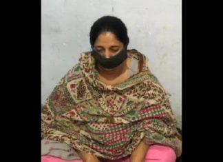 ਪ੍ਰੇਮੀ ਨਾਲ ਮਿਲ ਕੇ ਮਾਂ ਨੇ ਆਪਣੇ ਨੌਜਵਾਨ ਬੇਟੇ ਨੂੰ ਨੀਂਦ ਦੀਆਂ ਗੋਲੀਆਂ ਦੇ ਕੇ ਕਤਲ ਕੀਤਾ, ਲਾਸ਼ ਨੂੰ ਅੱਗ ਲਗਾਈ