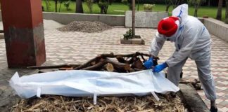 JALANDHAR : ਸਿਵਲ ਹਸਪਤਾਲ ‘ਚ ਮਰੇ ਕੋਰੋਨਾ ਪੀੜਤ ਵਿਅਕਤੀ ਨੂੰ ਪਰਿਵਾਰ ਲੈਣ ਨਹੀਂ ਆਇਆ, ਪ੍ਰਸ਼ਾਸਨ ਨੇ ਕਰਵਾਇਆ ਅੰਤਿਮ ਸੰਸਕਾਰ