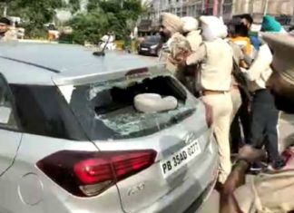 ਬਟਾਲਾ ਪਹੁੰਚੇ ਭਾਜਪਾ ਦੇ ਵਾਈਸ ਪ੍ਰਧਾਨ ਨੂੰ ਕਿਸਾਨਾਂ ਨੇ ਘੇਰਿਆ, ਕਾਰ ਦਾ ਸ਼ੀਸ਼ਾ ਤੋੜਿਆ