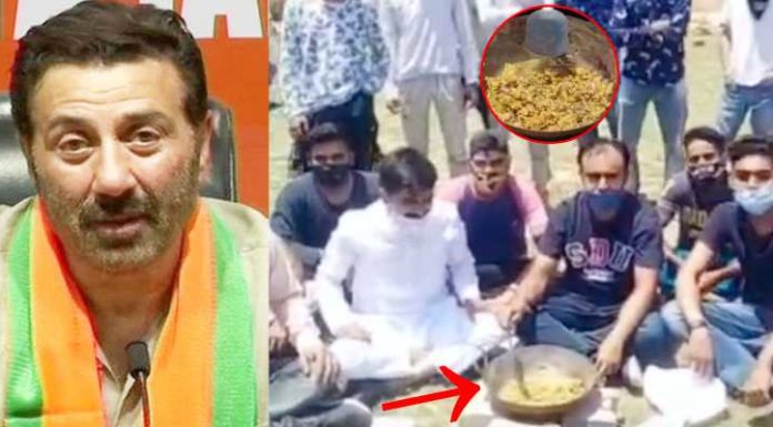 ਸੰਨੀ ਦਿਓਲ ਦੇ ਘਰ ਦੇ ਬਾਹਰ ਯੂਥ ਕਾਂਗਰਸ ਨੇ ਪਾਣੀ ‘ਚ ਪਕੌੜੇ ਤਲੇ