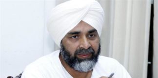 ਸਰਕਾਰੀ ਮੁਲਾਜ਼ਮਾਂ ਨੂੰ ਪੰਜਾਬ ਸਰਕਾਰ ਦਾ ਵੱਡਾ ਤੋਹਫਾ : 6ਵਾਂ ਪੇ ਕਮੀਸ਼ਨ 2016 ਤੋਂ ਲਾਗੂ, ਪਹਿਲੀ ਜੁਲਾਈ ਤੋਂ ਘੱਟੋ-ਘੱਟ ਤਨਖਾਹ 18000 ਮਹੀਨਾ ਮਿਲੇਗੀ