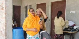 ਮੋਗਾ : ਸੰਤ ਨਗਰ ਮੁਹੱਲੇ ‘ਚ ਕਿਰਾਏ ਦਾ ਮਕਾਨ ਖਾਲੀ ਕਰਵਾਉਣ ਆਏ ਲੋਕਾਂ ਨੇ ਚਲਾਈਆ ਅੰਨੇਵਾਹ ਗੋਲੀਆਂ