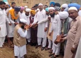 ਮਸਜਿਦ ਦੇ ਨੀਂਹ ਪੱਥਰ ਦੌਰਾਨ ਖਰਾਬ ਹੋਇਆ ਮੌਸਮ, ਗੁਰੂਦੁਆਰਾ ਸਾਹਿਬ ਵਿੱਚ ਹੋਇਆ ਪ੍ਰੋਗ੍ਰਾਮ, ਪਿੰਡ ਦੀ ਹੋਰ ਰਹੀ ਸ਼ਲਾਘਾ