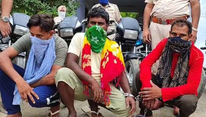 ਤਰਨਤਾਰਨ ਪੁਲਿਸ ਨੇ ਮੋਟਰਸਾਈਕਲ ਚੋਰ ਗਿਰੋਹ ਦਾ ਕੀਤਾ ਪਰਦਾਫਾਸ਼, 3 ਮੈਂਬਰਾਂ ਨੂੰ ਗ੍ਰਿਫ਼ਤਾਰ ਕਰਕੇ 9 ਮੋਟਰਸਾਈਕਲ ਕੀਤੇ ਬਰਾਮਦ