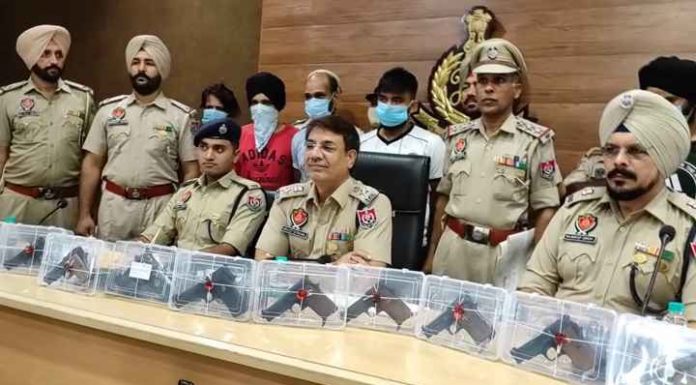 ਨਾਜਾਇਜ਼ ਹਥਿਆਰਾਂ ਦੀ ਸਮੱਗਲਿੰਗ ਕਰਨ ਵਾਲੇ ਗਿਰੋਹ ਦਾ ਪਰਦਾਫਾਸ਼, ਪਿਸਟਲ, ਜ਼ਿੰਦਾ ਰੌਂਦ, ਮੈਗਜ਼ੀਨ ਬਰਾਮਦ