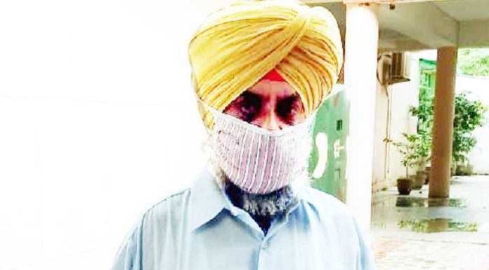 72 ਸਾਲਾ ਬਜ਼ੁਰਗ ਨੇ ਨੂੰਹਾਂ-ਪੁੱਤਾਂ ਤੋਂ ਦੱਸਿਆ ਜਾਨ ਦਾ ਖਤਰਾ, SSP ਨੂੰ ਲਾਈ ਬਚਾਉਣ ਦੀ ਗੁਹਾਰ