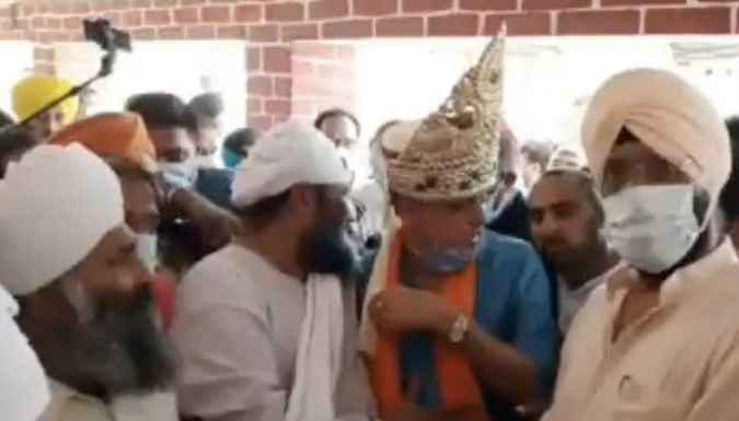 ਉੱਤਰਾਖੰਡ ਦੇ ਮੁੱਖ ਮੰਤਰੀ ਦੇ ਸਵਾਗਤ ਮੌਕੇ ਗੁਰਦੁਆਰਾ ਸਾਹਿਬ ‘ਚ ਹੋਈ ਮਰਿਆਦਾ ਦੀ ਉਲੰਘਣਾ ਦੇ ਮਾਮਲੇ ‘ਚ ਮੌਜੂਦਾ ਪ੍ਰਬੰਧਕ ਕਮੇਟੀ ਨੇ ਆਪਣੇ ਅਹੁਦੇ ਤੋਂ ਦਿੱਤੇ ਅਸਤੀਫੇ