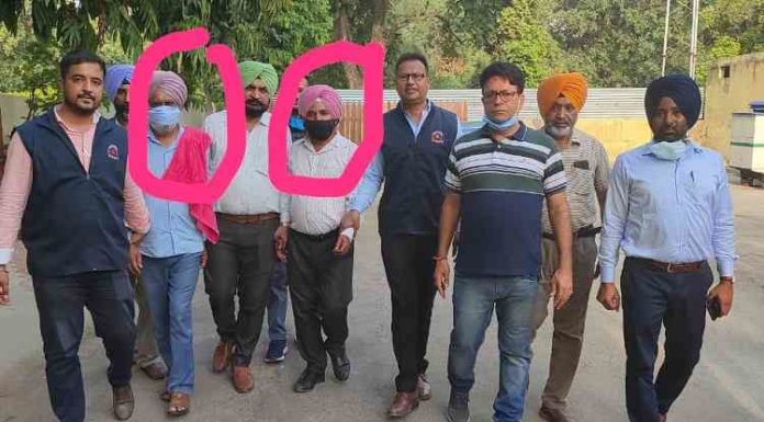 ਰਿਟਾਇਰ ਸਫ਼ਾਈ ਸੇਵਿਕਾ ਦਾ ਬਕਾਇਆ ਕਲੀਅਰ ਕਰਨ ਲਈ 15000 ਰਿਸ਼ਵਤ ਲੈਂਦੇ ਕਾਰਜਕਾਰੀ ਅਫ਼ਸਰ ਤੇ ਕਲਰਕ ਗ੍ਰਿਫ਼ਤਾਰ