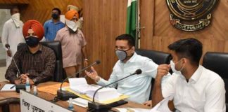 ਜਲੰਧਰ DC ਦੇ ਹੁਕਮ : ਅਗਸਤ ਦੇ ਅਖੀਰ ਤੱਕ ਟੀਚਿੰਗ ਅਤੇ ਨਾਨ-ਟੀਚਿੰਗ ਸਟਾਫ਼ ਲਗਵਾ ਲੈਣ ਕੋਰੋਨਾ ਵੈਕਸੀਨ