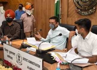 ਜਲੰਧਰ DC ਦੇ ਹੁਕਮ : ਅਗਸਤ ਦੇ ਅਖੀਰ ਤੱਕ ਟੀਚਿੰਗ ਅਤੇ ਨਾਨ-ਟੀਚਿੰਗ ਸਟਾਫ਼ ਲਗਵਾ ਲੈਣ ਕੋਰੋਨਾ ਵੈਕਸੀਨ