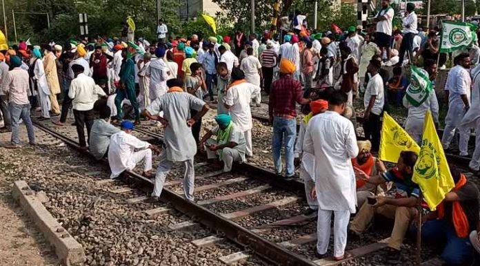 ਕਿਸਾਨ ਧਰਨਾ : ਕੱਲ ਨਹੀਂ ਹੋਵੇਗਾ ਪੰਜਾਬ ਬੰਦ, 3 ਵਜੇ CM ਨਾਲ ਕਿਸਾਨਾਂ ਦੀ ਮੀਟਿੰਗ, ਜਲੰਧਰ ਹਾਈਵੇ ਰਹੇਗਾ ਬੰਦ